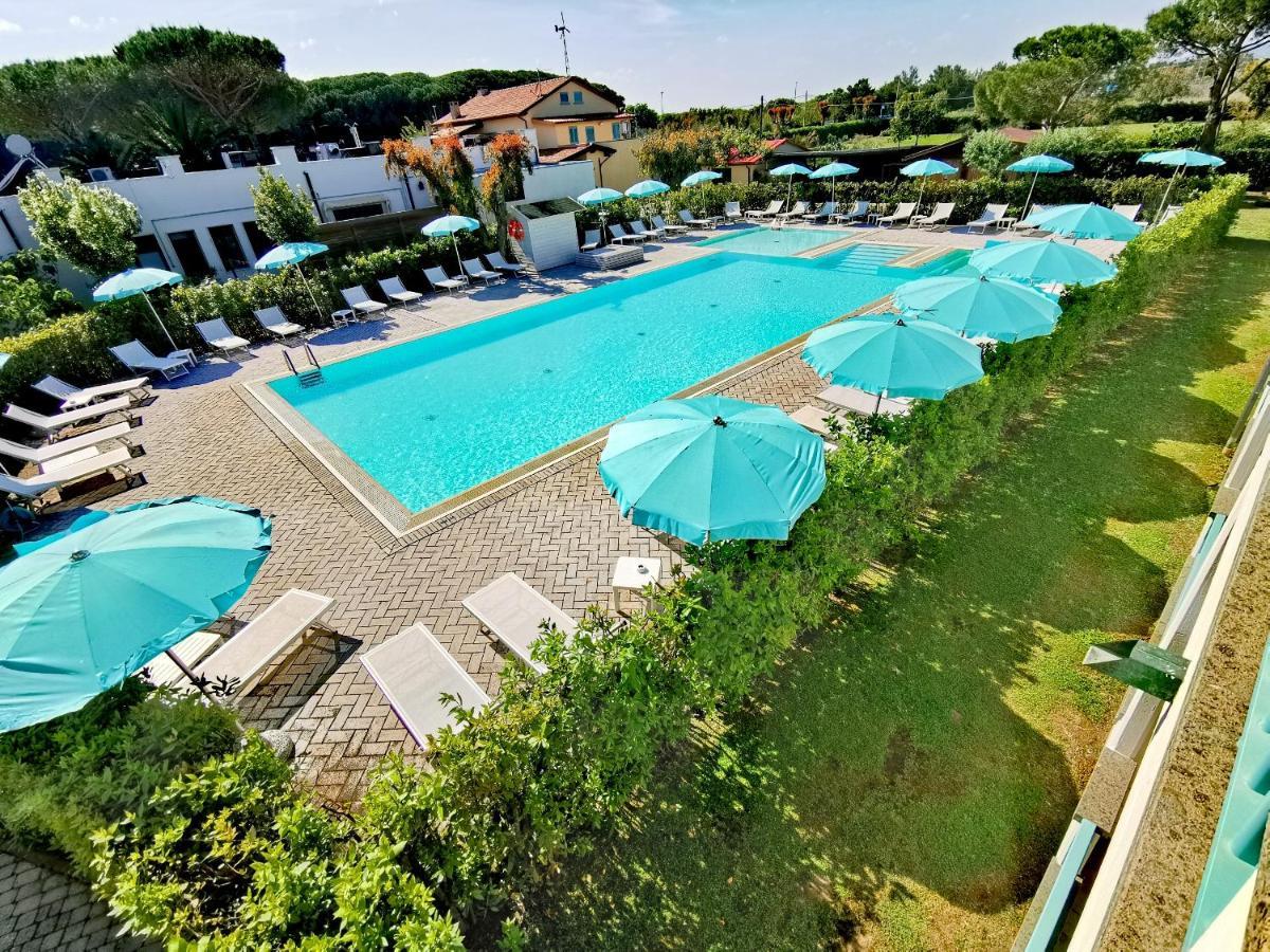 Apartments In Residence In Vada With Swimming Pool 450 Meters From The Sea Экстерьер фото