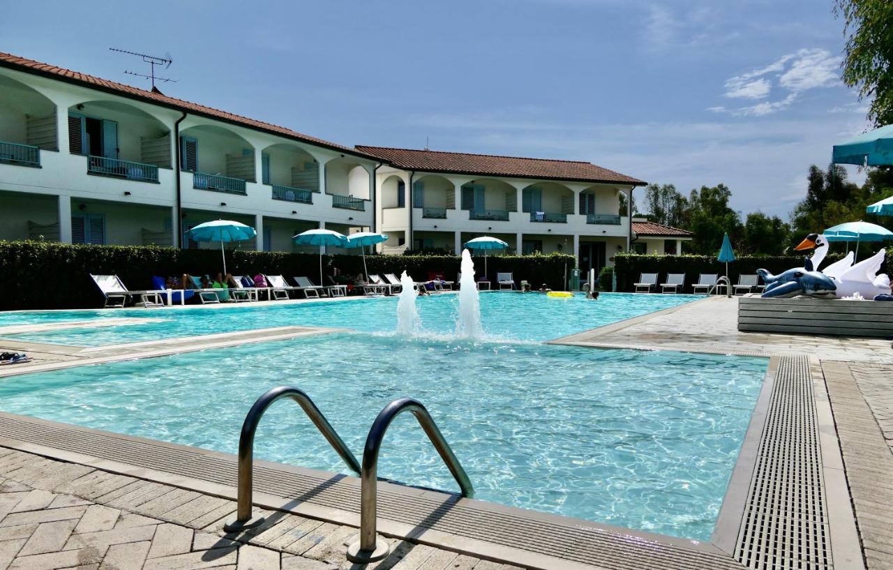 Apartments In Residence In Vada With Swimming Pool 450 Meters From The Sea Экстерьер фото
